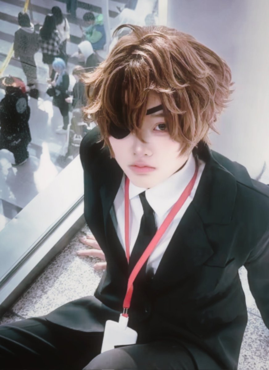 (ㅅㅂ 독한놈 사람이 넘어졌는데 사진찍고 앉았네)
                                                              ○
                                                          ㅇ