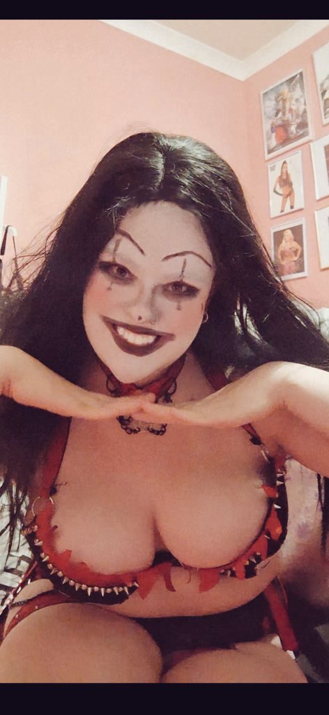 mia4brutality's tweet photo. Rhea x Art π @RheaRipley_WWE #RheaRipley #wwecosplay #terrifier #arttheclown #wwe https://t.co/nr66qMAeHB