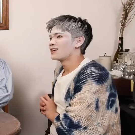 ช่วยกันทำมาหากินเนาะ