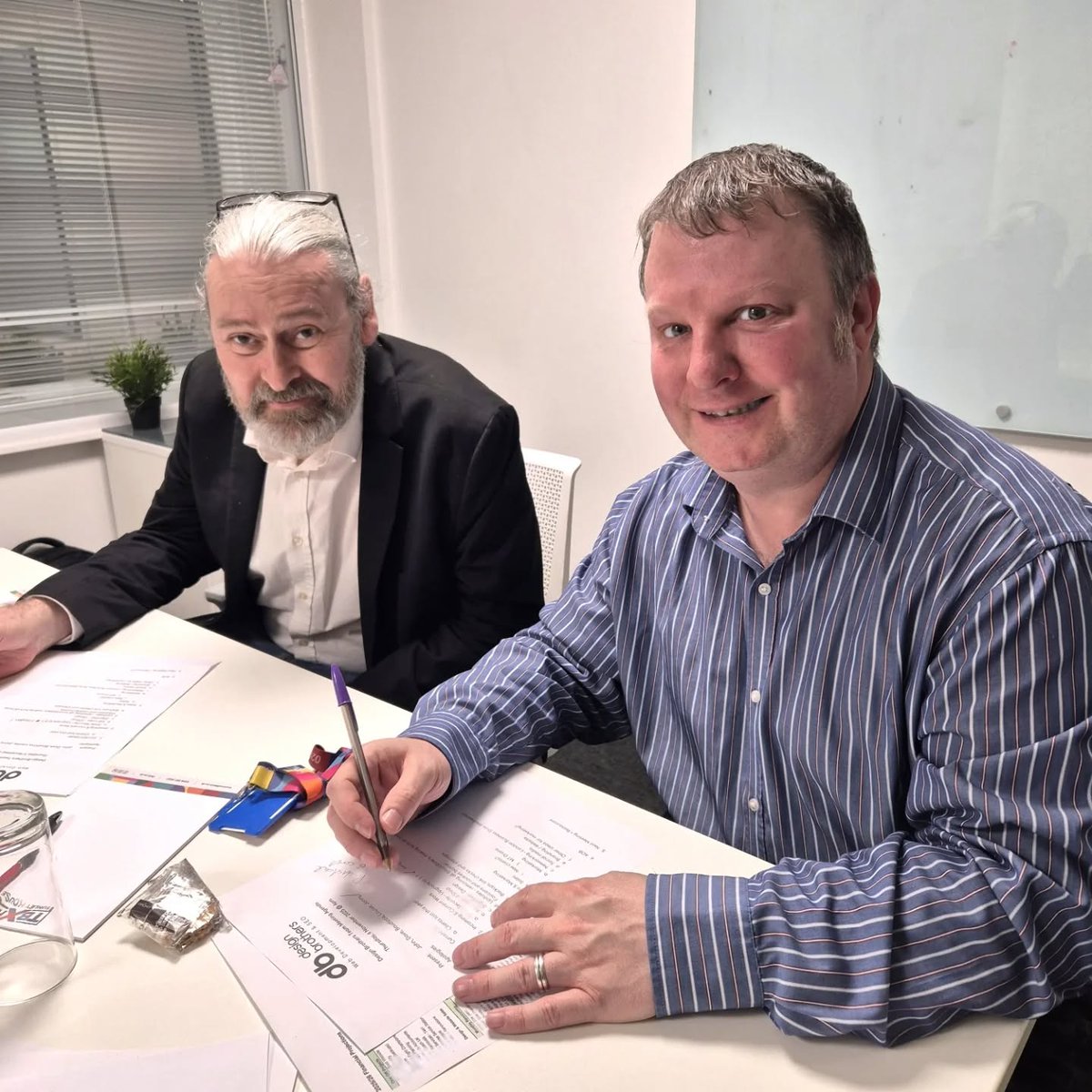 design_brothers's tweet image. How do we keep every client first in Google?
Our team meet up every Monday like clockwork and we discuss every client&apos;s progress and requirements.
Each of our team is an expert in their field, each with between 5 and 30 years experience in websites, coding and SEO.