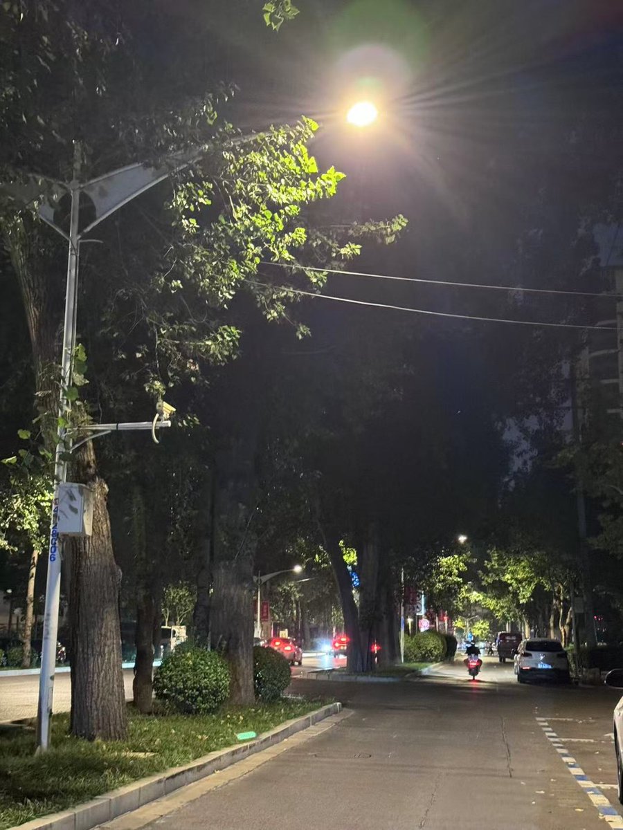 byejapp's tweet image. 夜景〜✨
#夜の街並み🌙
#街灯の下の夜色