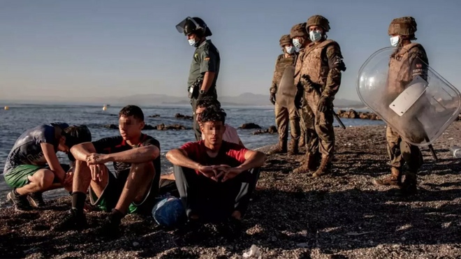 Los hijos del Cayuco , con un relámpago de Adviento
<a href="/jlpinisj/">José Luis Pinilla Martin</a> en <a href="/ReligionDigit/">Religión Digital</a> 
religiondigital.org/opinion/hijos-…
