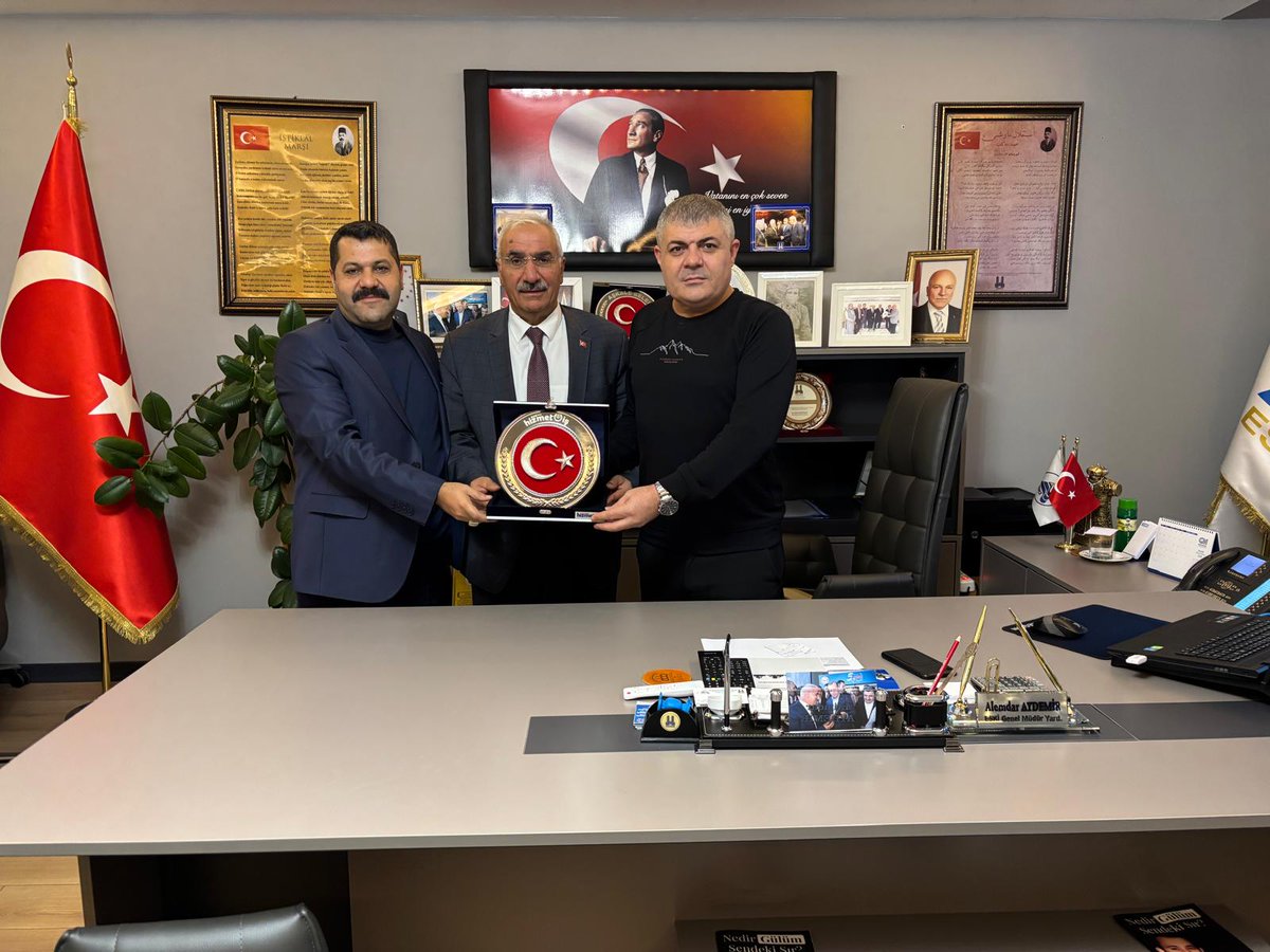 Hizmet-İş Erzurum Şube Başkanlığı olarak, ESKİ Genel Müdür Yardımcısı Elimdar Aydemir’i ziyaret ettik. 
Verimli ve güzel bir sohbet gerçekleştirdik. 
Değerli görüşleri için kendisine teşekkür ediyoruz 🙏  <a href="/TuvancOguzhan/">Oğuzhan Tuvanç</a> <a href="/EmrullahCengiiz/">EmrullahCengiz</a>