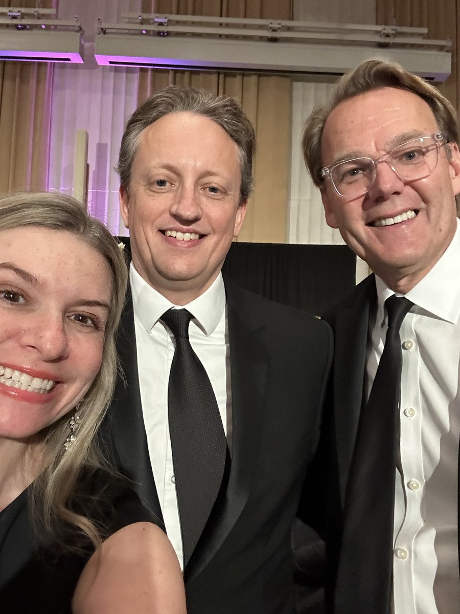 Thank you to my fabulous hosts <a href="/globeandmail/">The Globe and Mail</a> at the 2025 Press Gallery Dinner! A great time was had by all!
