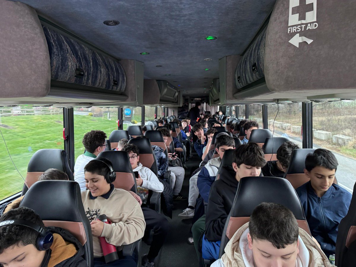 What an amazing time we had on our Thanksgiving Trip! 🚌🍂 The highlight for everyone was definitely the visit to the Hershey Chocolate Factory. 🍫 It was so much fun watching the kids get creative and design their very own chocolate bars!