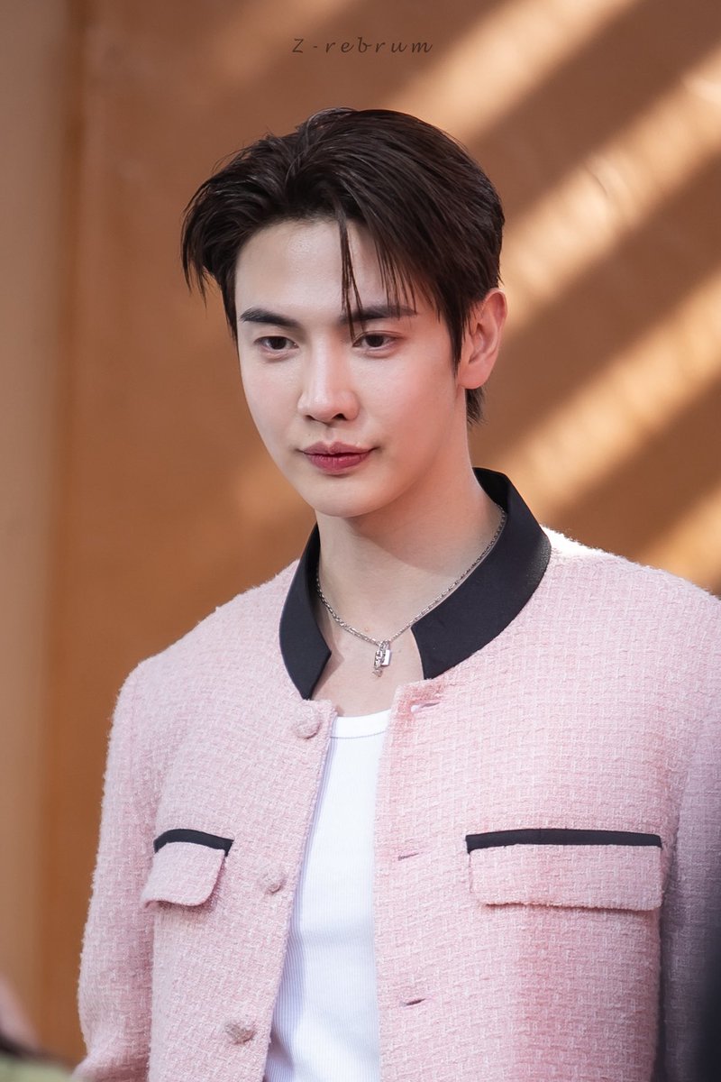 _zrebrum_'s tweet image. คนเรามันจะหล่อกว่าตัวเองในวันก่อนๆได้ยังไงตลอดนะ เก่งอ่าาาาาาาา หล่อเก่งงงงงงง 

MAXKY X DONUT DISTURB

#BioActivexMaxky
#maxky_rp #maxkybyZ