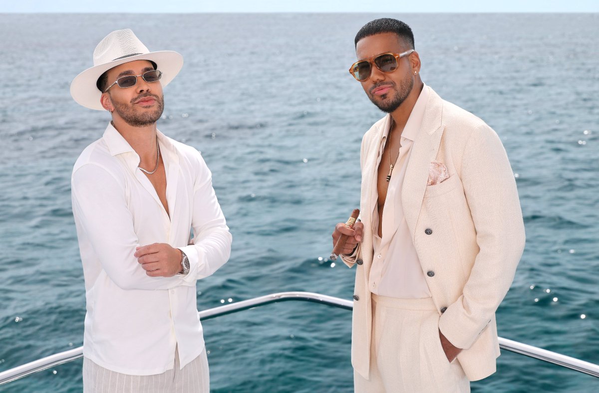 #ArtistasDeLaSemana - El Rey de la Bachata, <a href="/RomeoSantosPage/">Romeo Santos</a> , y el Príncipe del género, <a href="/PrinceRoyce/">Prince Royce</a> , unen sus monarquías para lanzar Better Late Than Never. 
🎶 sml.lnk.to/BetterLateThan…

#RomeoSantos
#PrinceRoyce
#BLTN