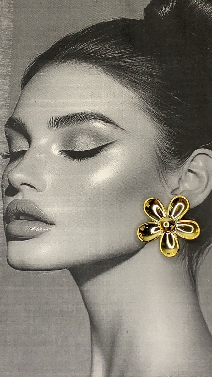 KSA Statement earrings 
Price:
SHOP VIA LINK IN BIO