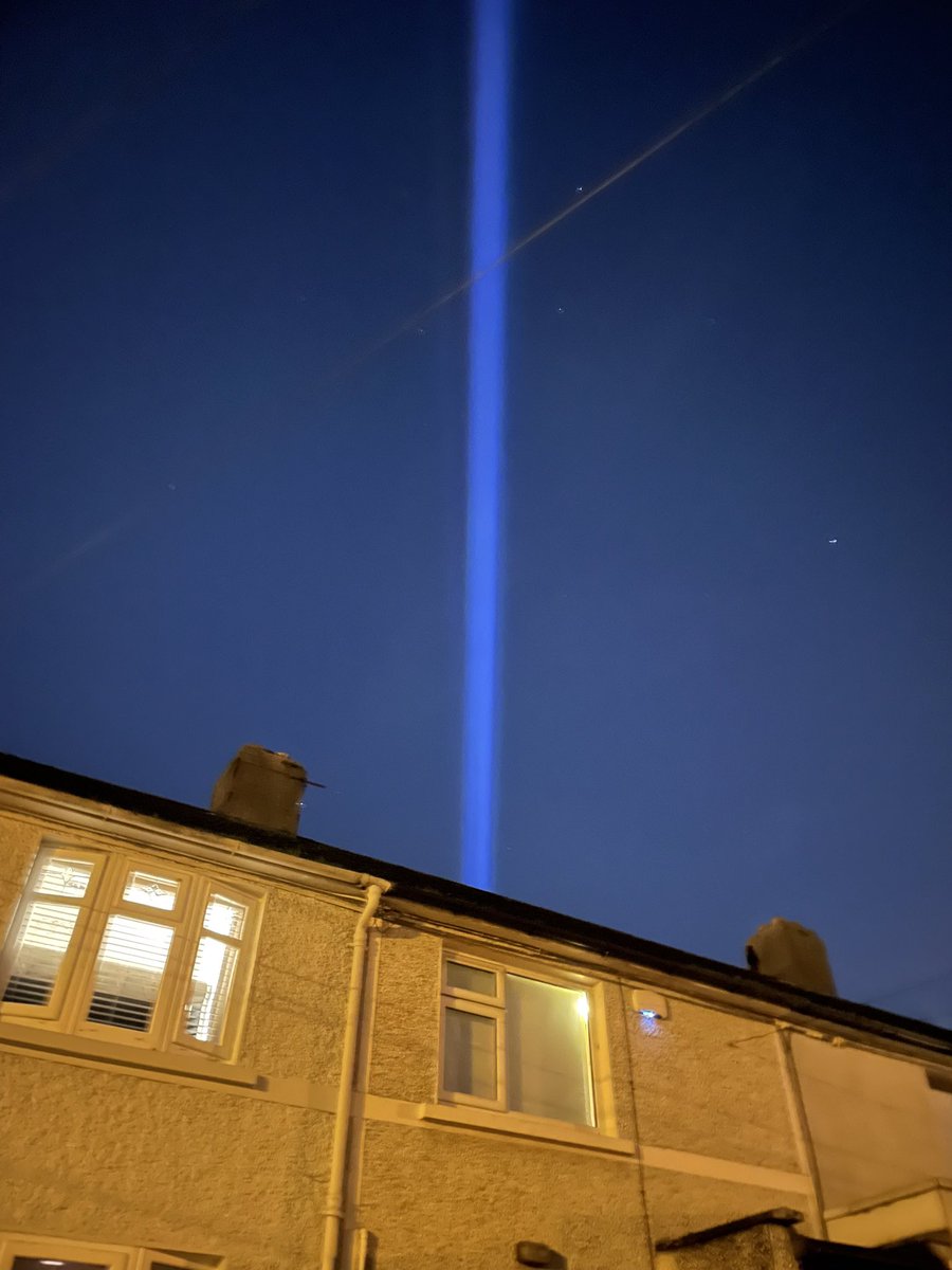 unaIuciernaga's tweet photo. The aliens are back in dublin #hatewhenthathappens https://t.co/LvWCiG7gtg