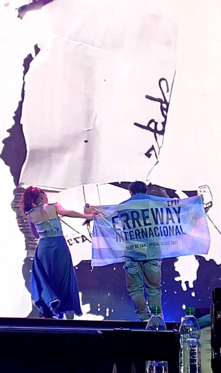 miss_tijuana's tweet photo. @rominalopez2806 @errewayclubok No está porque la borraron. Siempre estuvo en la primera fila.

Hasta la cuenta oficial la publicó. https://t.co/983qjlryPE