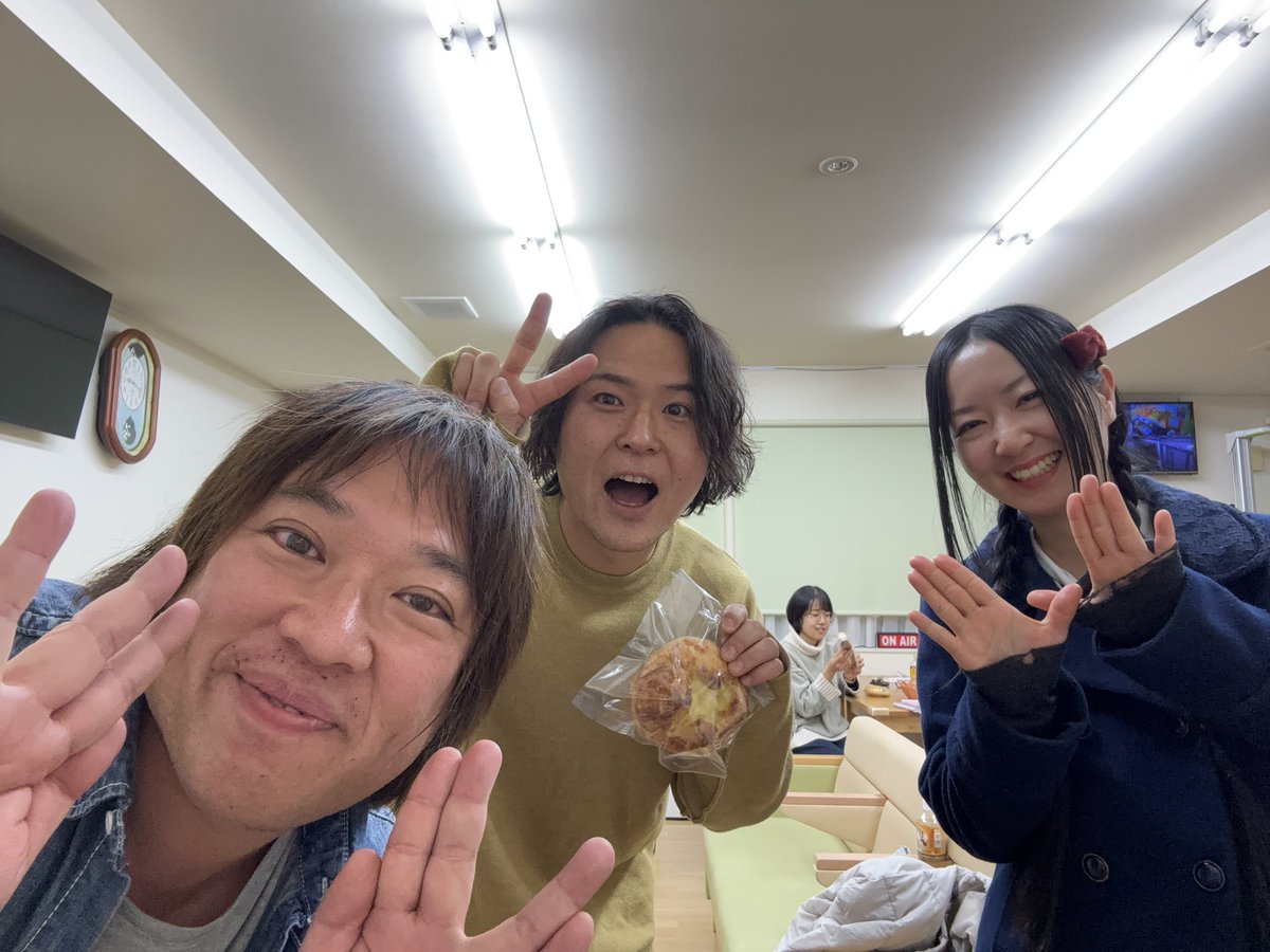 kiramyu_kishin's tweet photo. 12/2(火)はきしん伝心📻
キラキラミュージックは19:00からお送り致します🤗

ゲスト:佑樹（utatane）
utataneのvocal&amp;guitar佑樹くん
utataneとソロ活動はもちろん、最近再始動したアコースティックユニット｢あしたは水曜日｣の活動など楽しくお話しました😊 https://t.co/1CbmnRI6cS