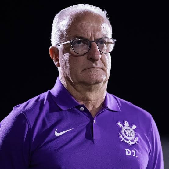 loucosdobandoo's tweet image. ⚠️ A comissão técnica do Corinthians estuda levar a campo um time reserva nas duas últimas rodadas do Brasileirão, contra o Fortaleza fora de casa e diante do Juventude na Neo Química Arena.

A parte física virou prioridade total. O Corinthians pode disputar até seis jogos em…