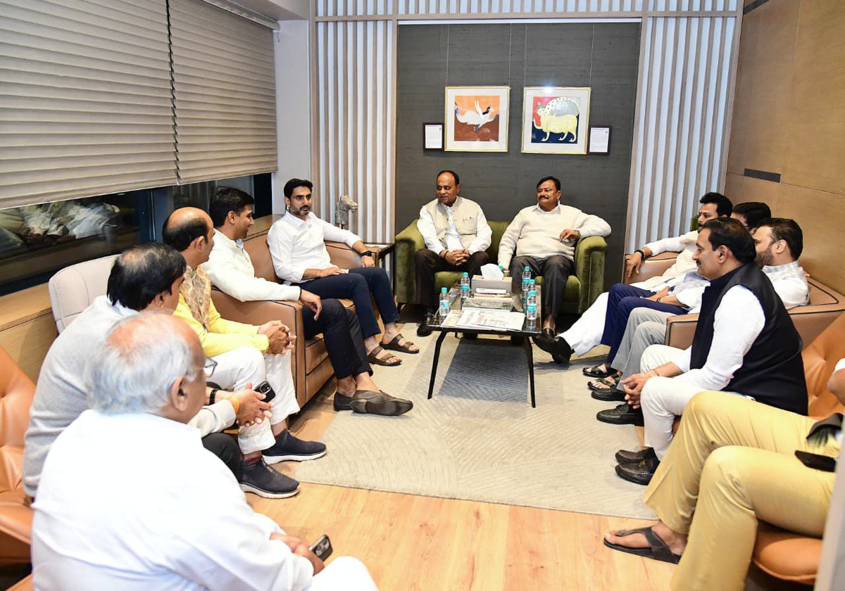 Itdpctp's tweet image. ఢిల్లీలో @JaiTDP ఎంపీలతో మంత్రి @naralokesh భేటీ
#NaraLokeshInDelhi
#iTDPForTDP 
#Andhrapradesh
#HOPE0138