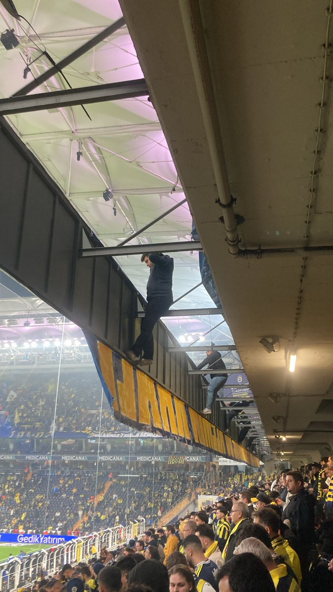 Losgar Hool tweet media