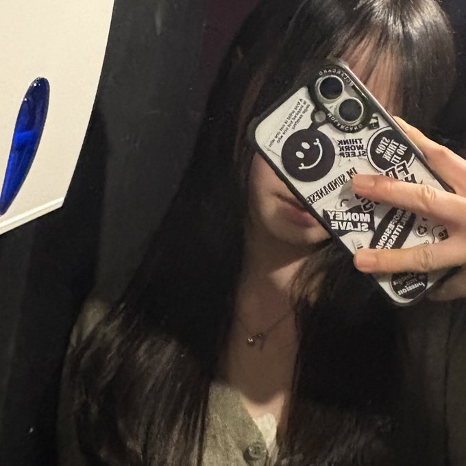 유정e.. tweet media
