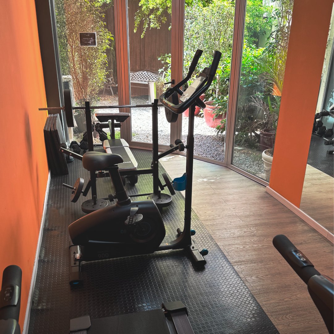 RegencyHotelsUY's tweet photo. En Regency Golf cada huésped elige su experiencia: habitaciones con vista o apartamentos totalmente equipados, ideales para estadías largas.
Tu descanso se combina con la energía de la ciudad y la comodidad de sentirte como en casa. 🏖️

👉 https://t.co/fukvxq0qGC https://t.co/FZOjIumNHp