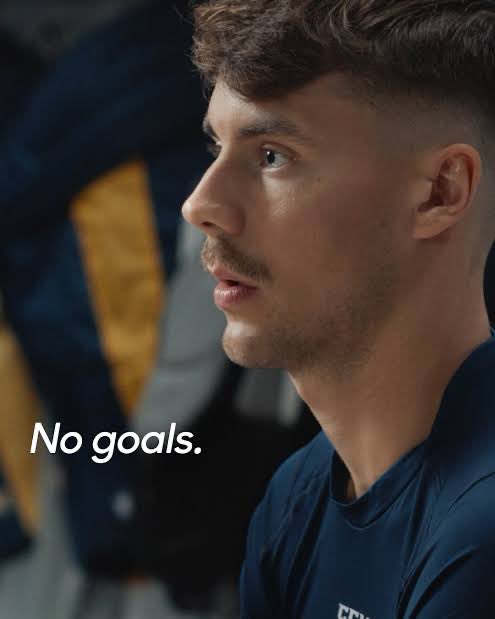 cryingwolvespod's tweet image. Nobody:

Wolverhampton Wanderers Football Club in November:

#wwfc #wolves