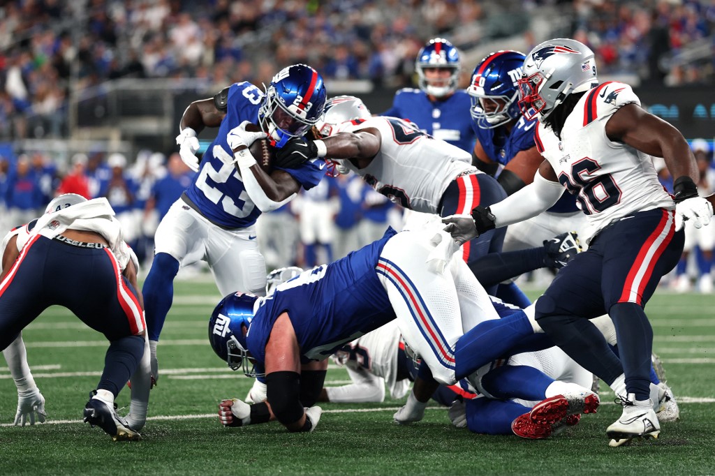 OddsTrader_'s tweet image. 🏈 Monday Night Football Best Bets 

Tonight features the white-hot New England Patriots against their longtime nemesis, the New York Giants. Our Monday Night Football bets will reveal which side is the sharpest, and we’ll have a solid player prop in the mix as well.…