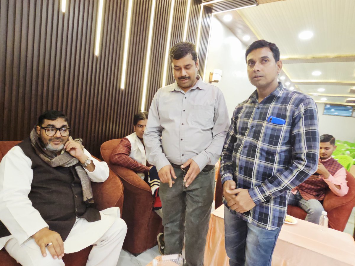 AltafAnsari356's tweet image. Ds lawn 
हूंसापुरा राजु इदरीसी की बहन की शादी में! 
@samajwadiparty @yadavakhilesh