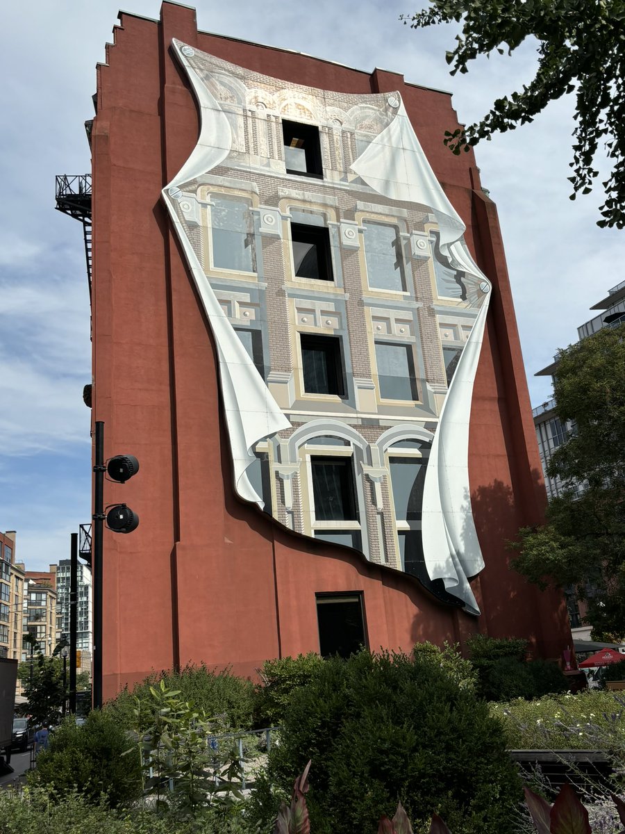 LShallott's tweet image. #AlphabetChallenge #WeekWforWindows Toronto