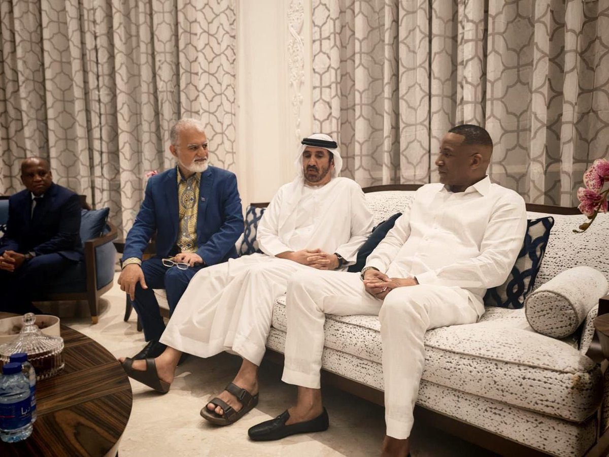 CurtisHaggai's tweet photo. Bientôt pour la RDC 🇨🇩 
Dr Farzam Kamalabadi, Président du Future Trends Group et Envoyé Présidentiel de la République du Botswana, a organisé une réception privée et de haut niveau en l’honneur de Son Excellence Duma Gideon Boko, Président de la République du Botswana 🇧🇼.

Cette réception exclusive de deux heures s’est tenue le samedi à Dubaï, aux Émirats arabes unis 🇦🇪, et a été accueillie par Son Altesse Cheikh Awad bin Majrin bin Sultan, éminent membre de la famille royale de Dubaï, dans ses palais.

Les membres principaux de l’équipe Future Trends, en tant qu’hôtes, ainsi que les hauts responsables de la délégation présidentielle, en tant qu’invités, ont tous participé à la réception.

Les dirigeants du Dubai World Trade Center, des investisseurs, des représentants de banques et de la communauté financière des Émirats arabes unis, ainsi que Son Excellence Saleh Diallo Directeur de longue date des Stratégies Africaines de Future Trends et Conseiller spécial du Président Ibrahim Traoré du Burkina Faso figuraient également parmi les invités d’honneur.

La présentation de l’attractivité du Botswana, la dignité, le charisme et la vision du Président, ainsi que les interventions de l’Envoyé Présidentiel mettant en avant les atouts exceptionnels du Botswana, ont créé un fort impact sur l’ensemble de l’audience.