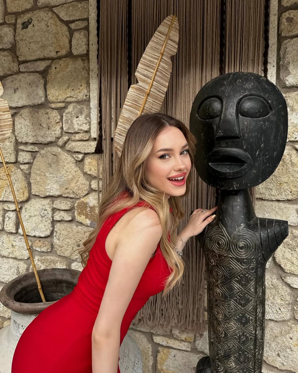 🎁🎄Amara tweet media