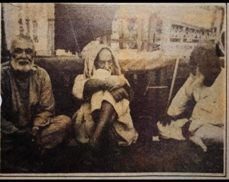 مولانا بهاشاني،  باچا خان او عبدالصمد خان اڅکزی (خان شهید) په جولائ  کال ۱۹۵۷ ډهاکه کښې

 #TributeToKhanShaheed