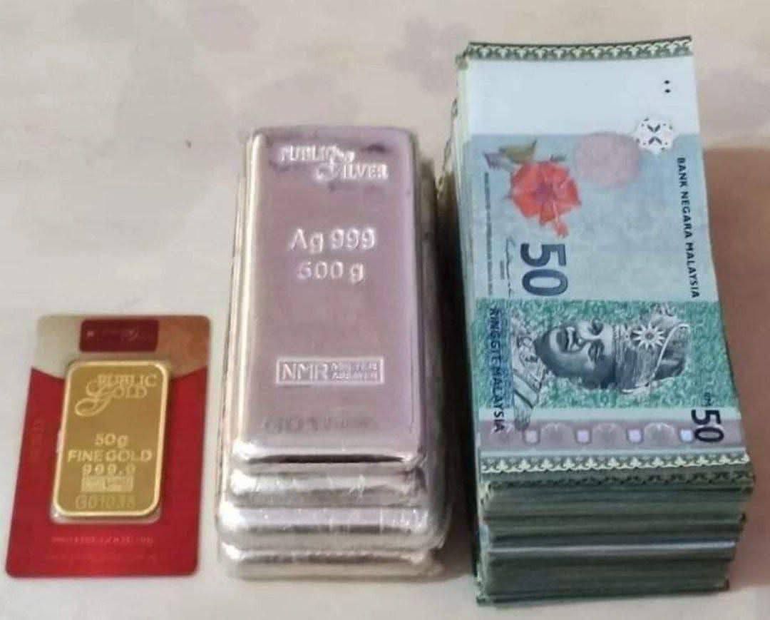 fairuz_imran's tweet photo. Sambil simpan duit, kita simpan juga emas dan perak.

Pelbagaikan medium simpanan.

Tak banyak pun tak apa, janji ada. https://t.co/81C3mu5FXr