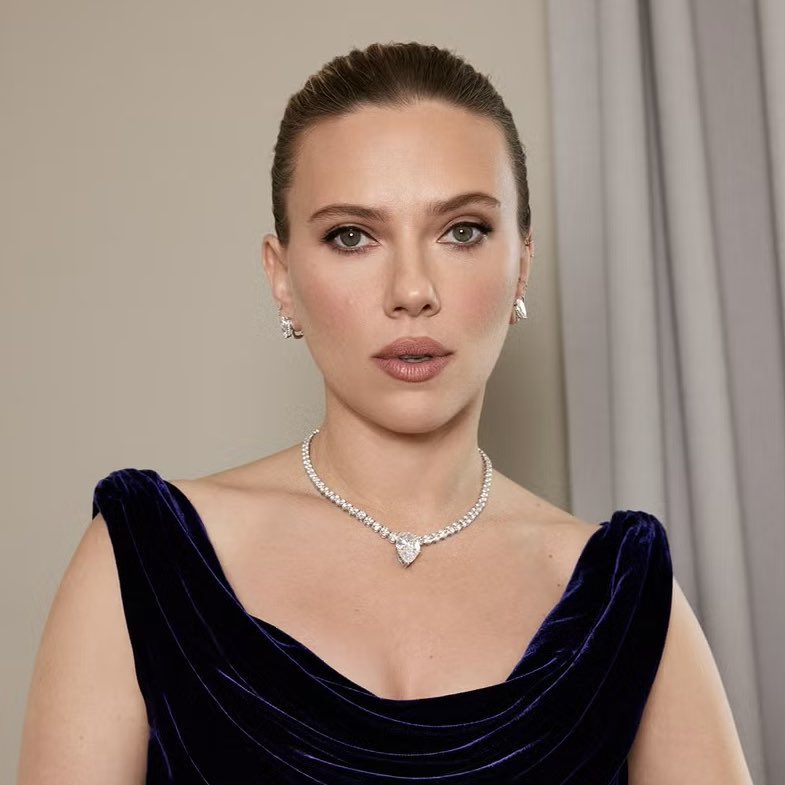 PopCrave's tweet image. Scarlett Johansson defends supporting Woody Allen and says “I guess it&apos;s hard to know” whether it affected her career:

“You never know what the domino effect is, exactly. But my mom always encouraged me to be myself, to see that it’s important to have integrity, and stand up for…