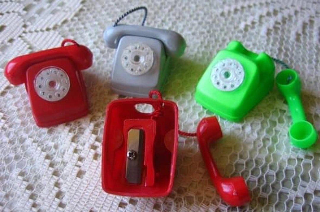 Actualmente, la edad media en la que se tiene el primer Smartphone es a los 12 años.

El Smartphone que tuve yo con 12 años: