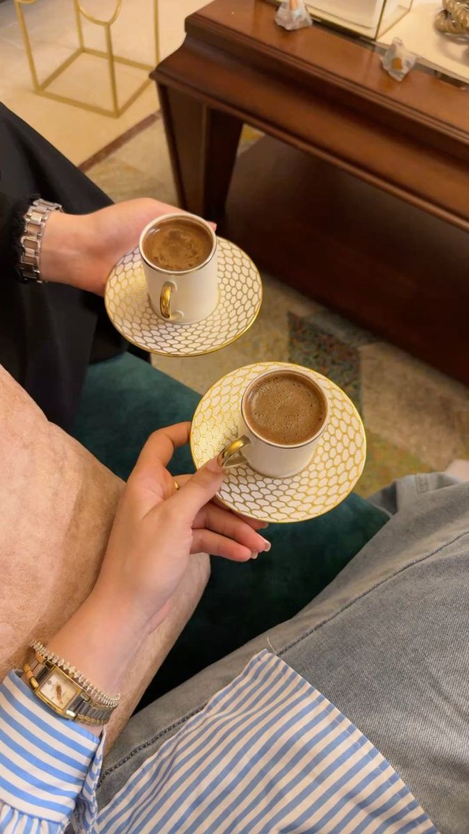 لوتدري عن اللي بالأعماق، وتشوف وش سوى جفاك وتغلّيك، أنك تجيني قبل ما أفكر أشتاق، وتقعد قبالي لين اطفش واخليك.❤️