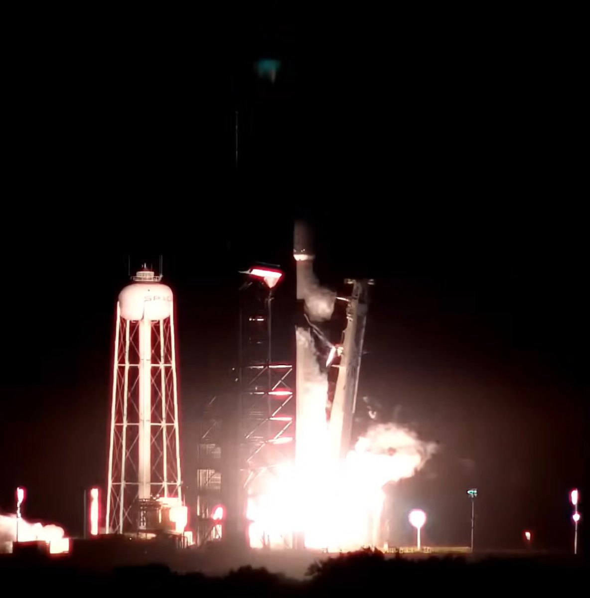 frwards's tweet image. At 2025.335.074400 UTC/GMT, SpaceX Starlink 6-86 mission launched SE from KSC&apos;s Launch Complex 39-A. The acoustic event was recorded on my RS3D (AM.RA2B7) as part of the #RaspberryShake #CitizenScience seismic network. What&apos;s shaking near you? @raspishake #ShakeNet mobile app!