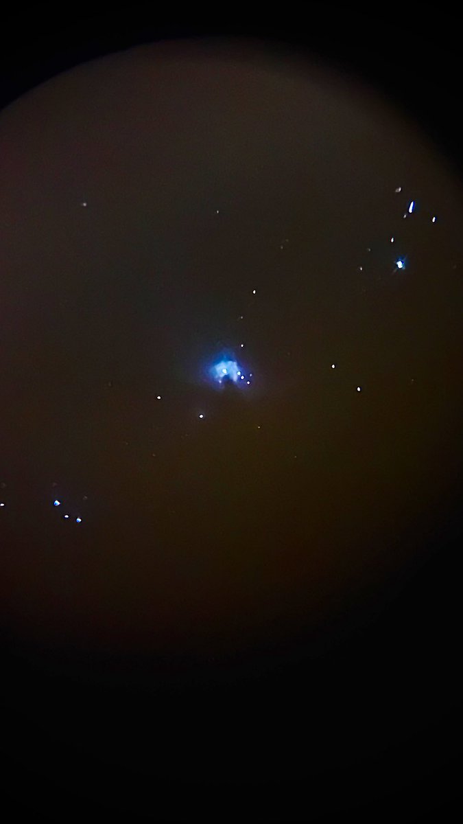 mimibss8's tweet image. mon télescope, les astres et moi,que demander de plus ? 🙂‍↕️