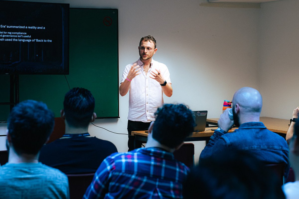 SEEDGov's tweet image. The Governance Day photos are here. ⚖️📸

On November 15 and 16, Buenos Aires hosted the leading event in decentralized governance.

A space packed with hot topics, deep conversations, and debates about the future of coordination in Web3.

Let’s relive it. 👇