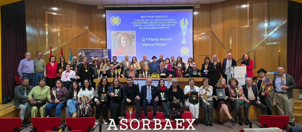 AsorbaexEuropax's tweet photo. #ASORBAEX celebró primera edición PREMIO MUNDIAL GIRASOL 🌻 AL MÉRITO Y LA EXCELENCIA y COPA DE ORO CULTURAL EXCELSITUD Enhorabuena a todos los galardonados. Agradecemos presencia Dir. Relaciones Asamblea CM Sergio Castro representando pdta. @IdiazAyuso PREMIO MUNDIAL ORO GIRASOL https://t.co/y82AZmkhcX