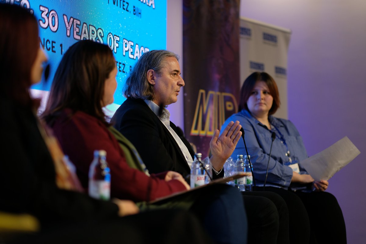 “Vjerujem da se promjena može dogoditi jedino kroz mlađe generacije. Mi stariji smo već formirani i teško se mijenjamo. Oni će za deset ili petnaest godina biti ministri, savjetnici, gradonačelnici, predsjednici. Oni će donositi odluke. I zato ih moramo učiti univerzalnim