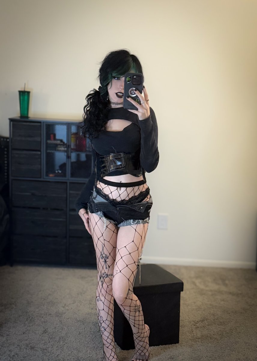 should i fix the shorts or make it worse😈