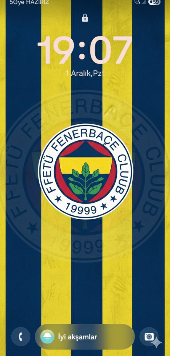 busradaras's tweet photo. Az kaldı azz #GSvFB #fenerinmacivar  kadıköy yansın bu akşam 💛💙 https://t.co/8ztKs7meNl