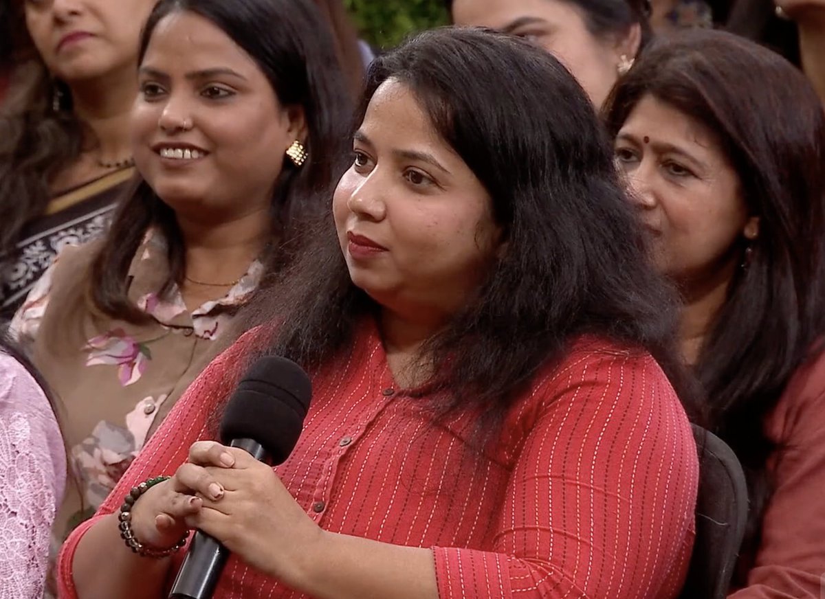 beingrachit_'s tweet photo. such a stupid n wrong narrative wala question:
jorunalist: 'u said pranit more show bandh kar'
malti: i never said to stop it. i said i wont come on the show 👍

gk chachi beech mein "acha ye toh hamein pata nahi thha'🤡 https://t.co/CVcbc8t1Gi