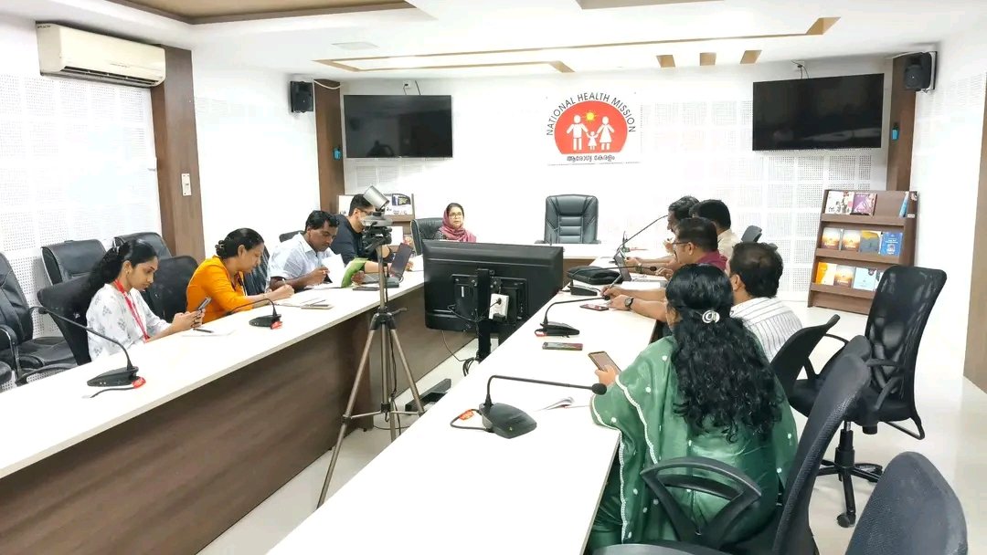 The Additional Director of Health Services (TB)/STO convened  a preliminary discussion regarding the strategic integration of the Digital Platform within the current health services framework.

#TBMuktBharat
#TBHaregaDeshJeetega
#EndTBNow
#EndTBTogether
#tbmuktbharatabhiyan