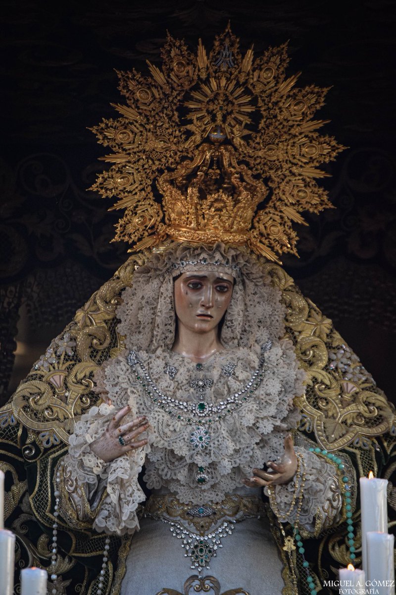 Como iba la Esperanza de la Yedra ese año. Tremendo