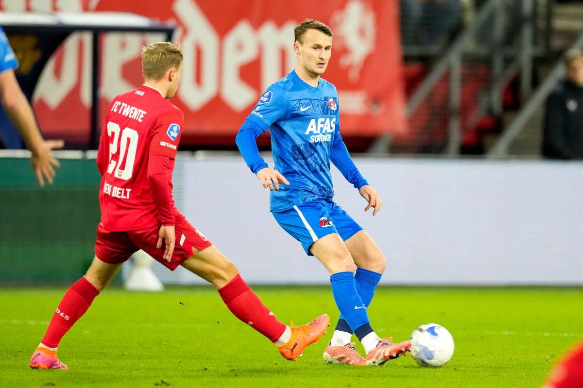 QuatrLinhas's tweet image. Victory of @fctwente against @AZAlkmaar for #benesuperleague 
#FCTwente 1 #AZ 0
#tweaz 

futebolhardireito.blogspot.com/2025/12/erediv…