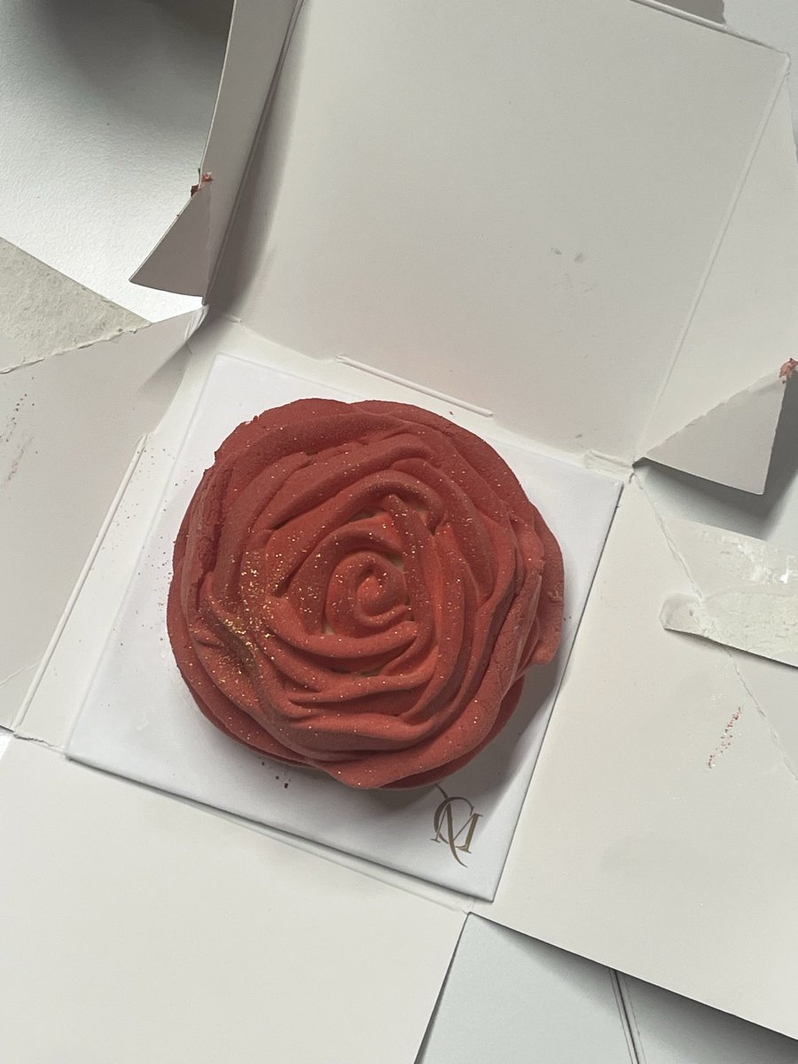 intern_cc's tweet image. On a scale from 1 to femboy, where would this rank me if I eat it?