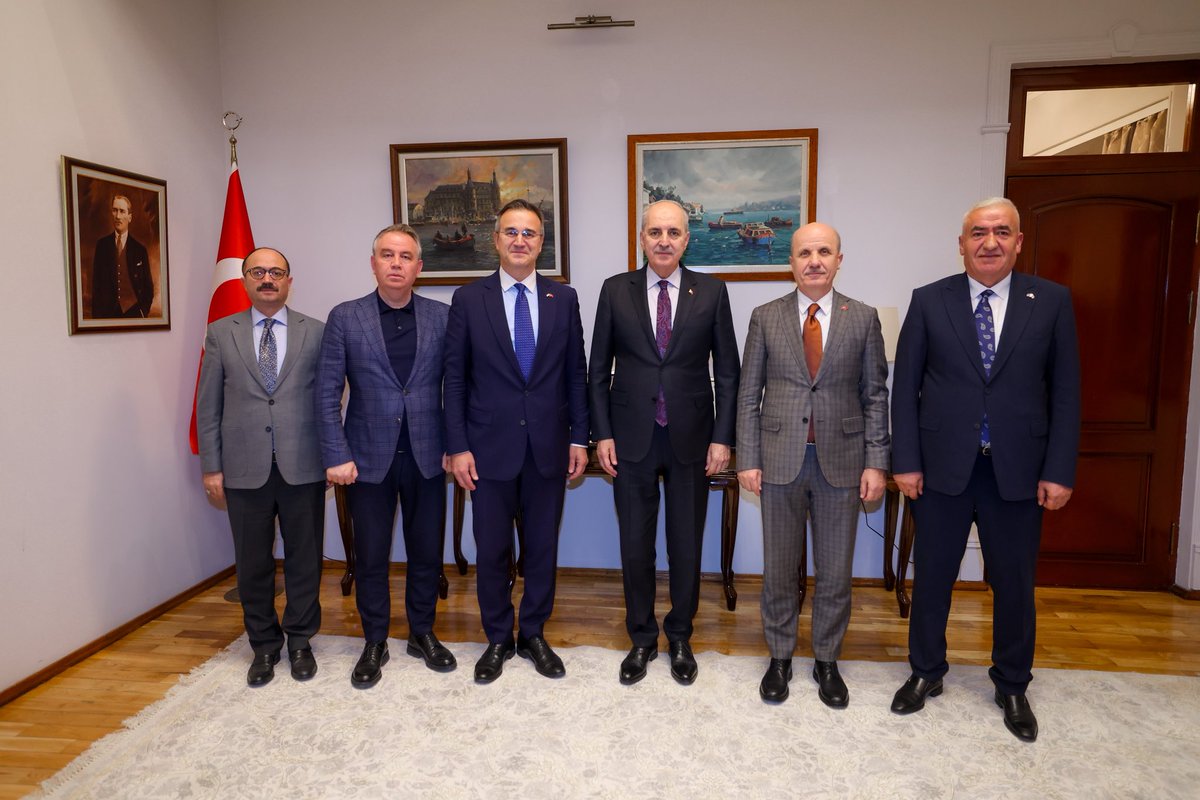 Resmî ziyaret dolayısıyla geldiğimiz Tacikistan’ın başkenti Duşanbe’de, Büyükelçiliğimizi ziyaret ederek, Büyükelçi Umut Acar’dan çalışmaları hakkında bilgi aldık. Misyonumuzda görev yapan personelimize çalışmalarında başarılar diliyorum.