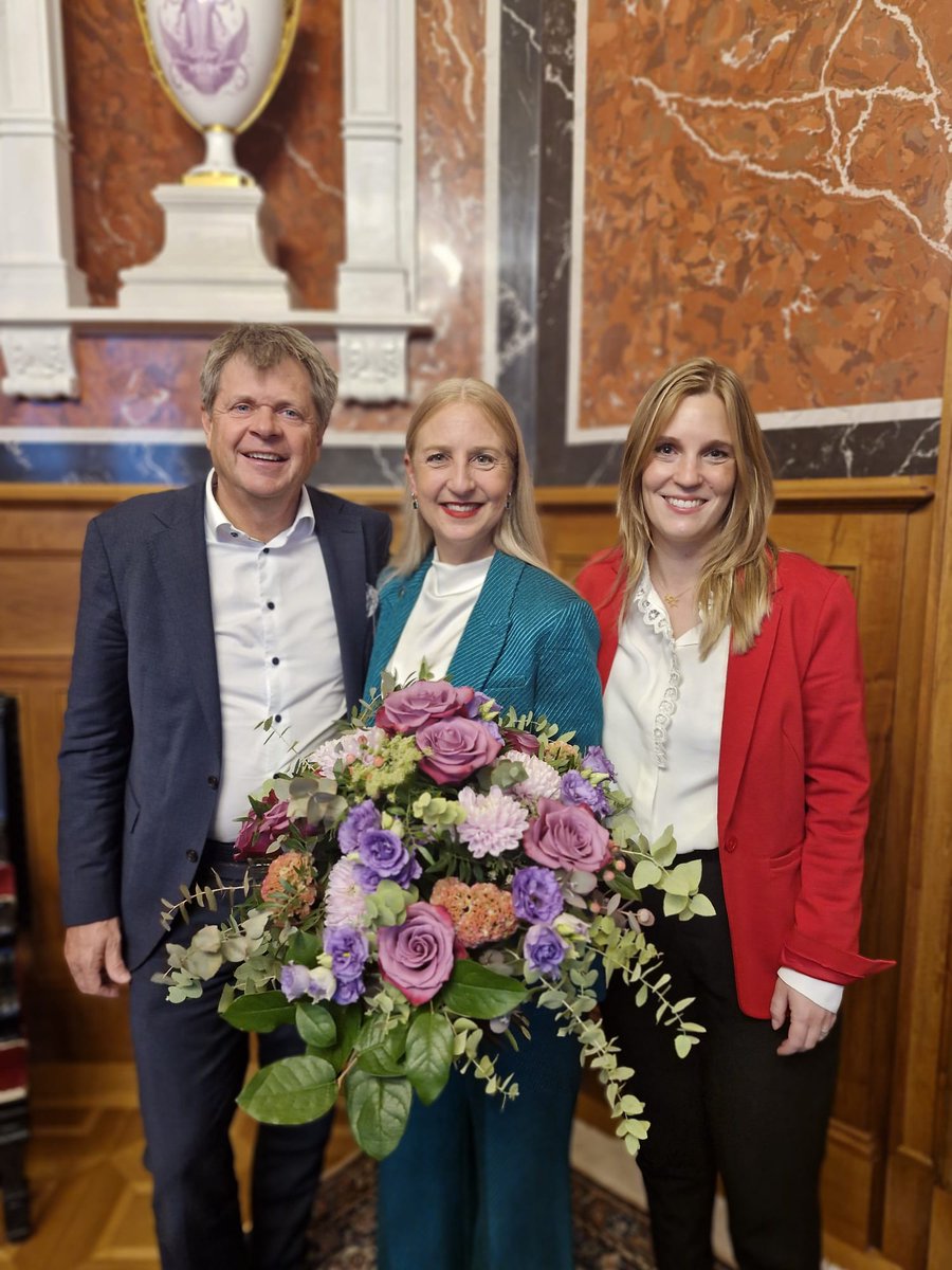 Grosse Freude: <a href="/KatjaChrist/">Katja Christ</a> wurde heute zur 1. Vizepräsidentin des #Nationalrats gewählt! Wir sind sehr stolz auf dich, Katja. Wir gratulieren dir und den anderen Mitgliedern der Ratspräsidien herzlich.