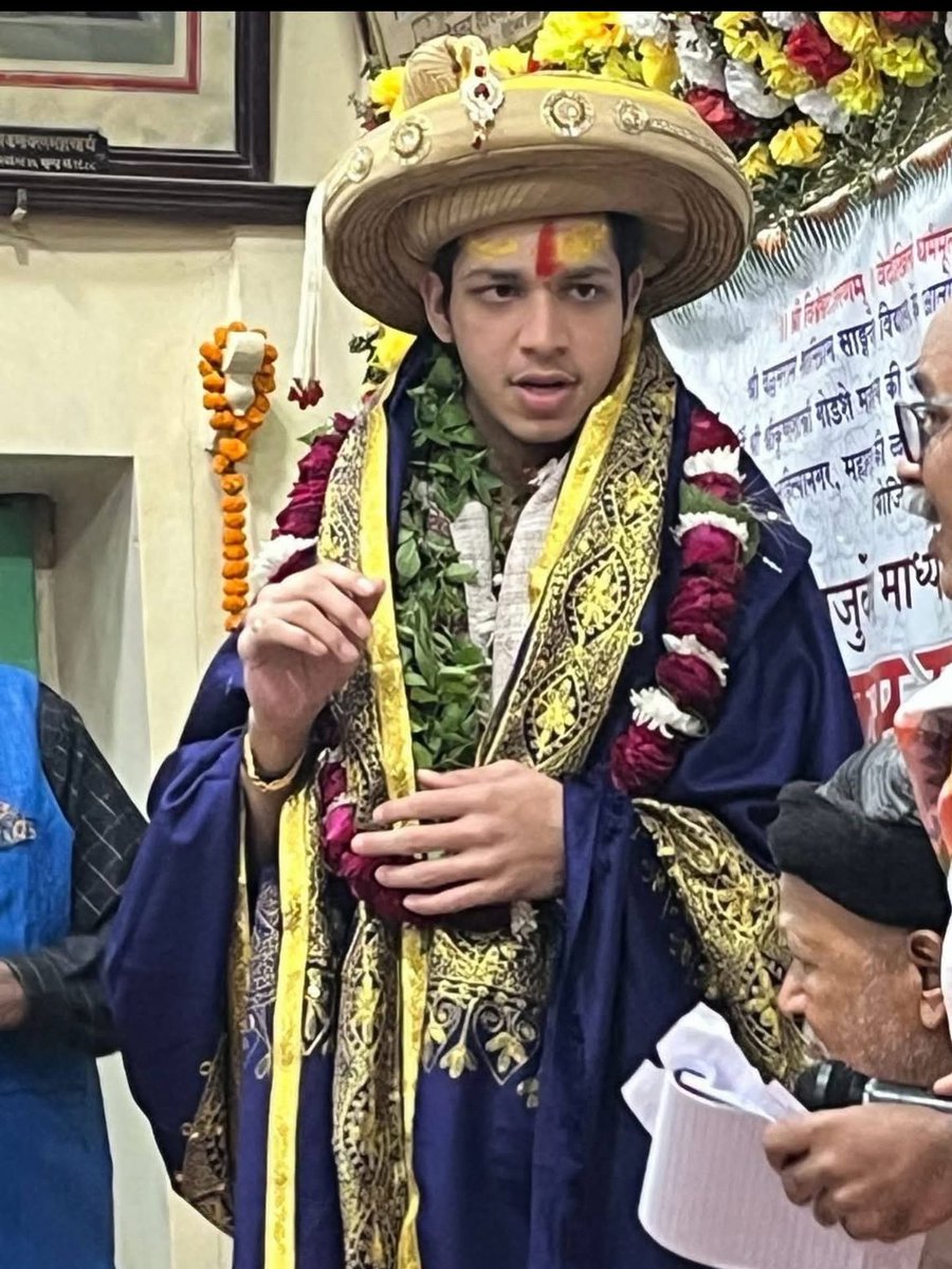 Kaal Chiron काल्किरण tweet media