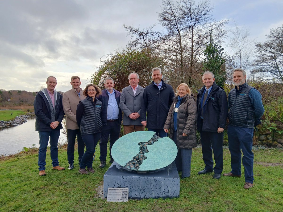 BlueDotWaters's tweet image. We were delighted to welcome Minister Christopher O&apos;Sullivan TD to launch our Blue Dots of Iveragh awareness campaign in Sneem, Co. Kerry on Saturday. 🔵

Learn more about the project at lawaters.ie/iveragh

Photos courtesy of Valerie O&apos;Sullivan.