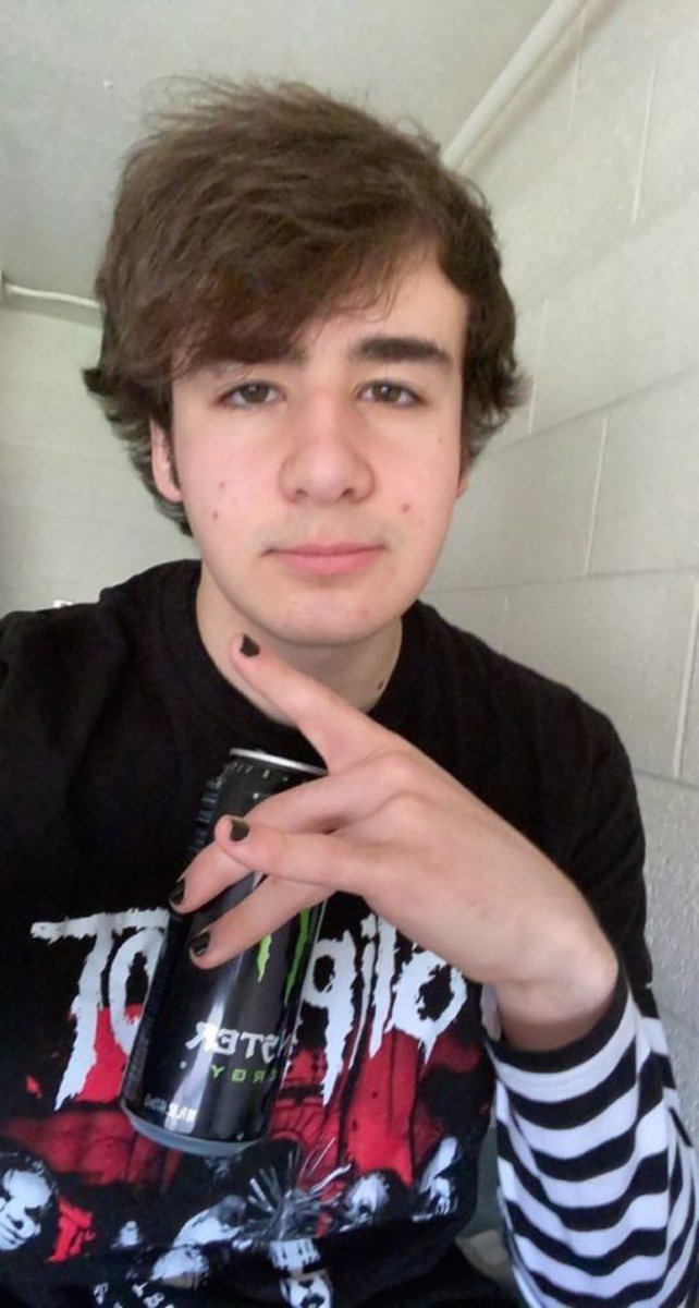 iFunny's tweet image. jus got tha iphone 17 🤘