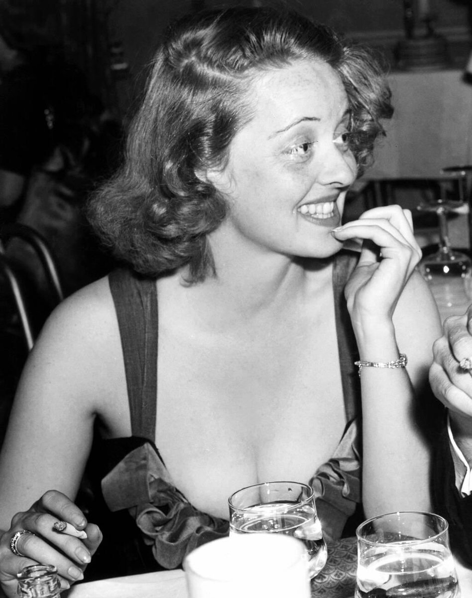 Stella ✡︎ ⚢ (@fnkylilthespian) on Twitter photo 