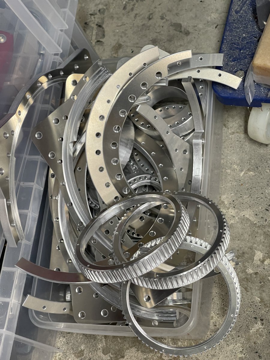 12月に腕部の大規模アップデートを予定していて、そのための部品作りをしています。
これで腕部のメカについては最後のアップデートになる予定
#ファイバリオン